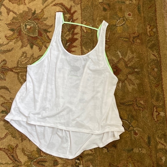 Lululemon High/Low Open Back 🥰 - Picture 4 of 13